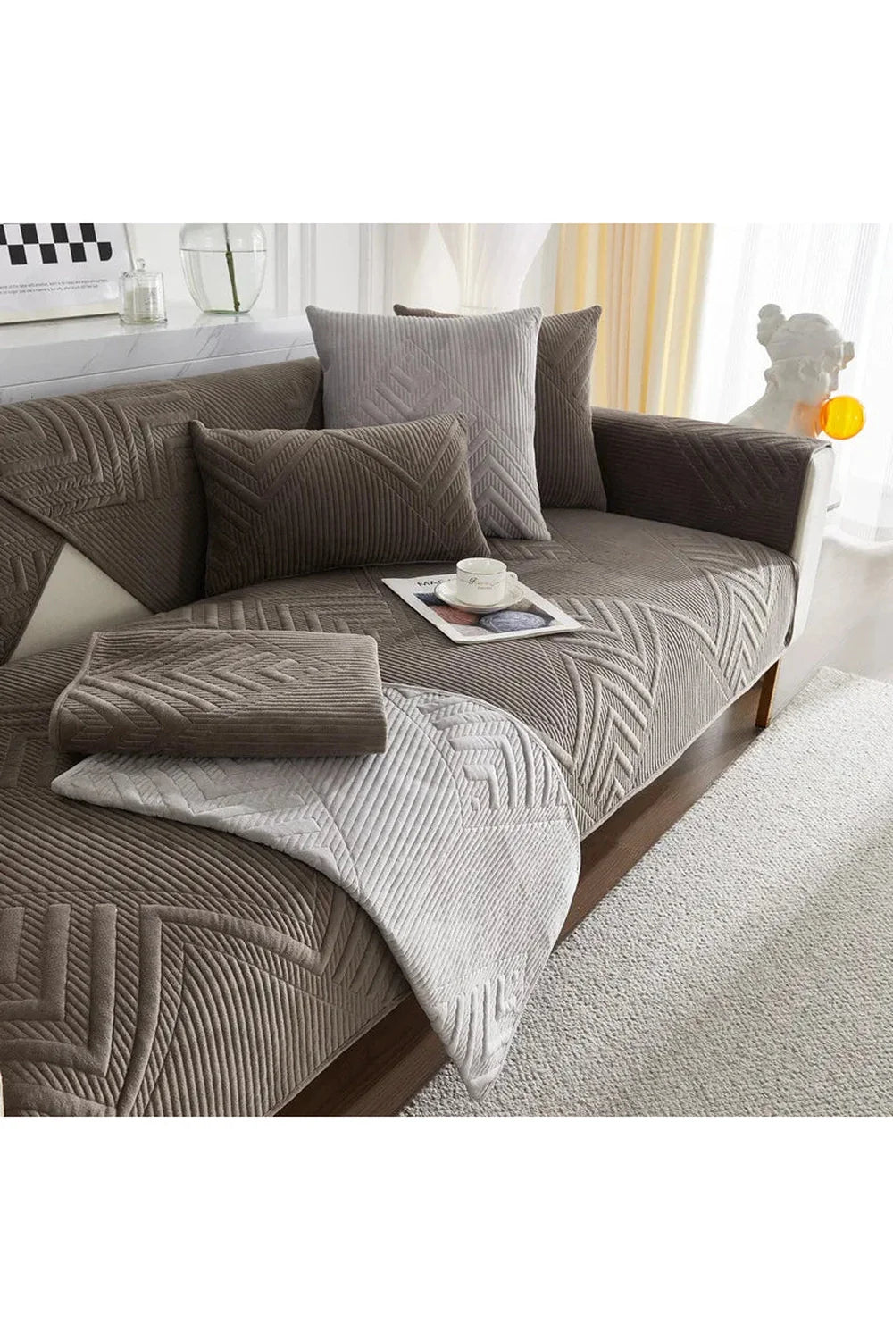 Lisslune | Soft Quilted Sofa Cover