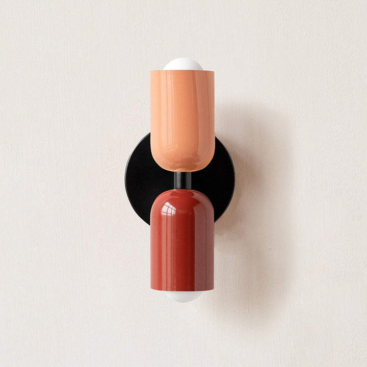Lisslune | Lively, minimalist wall lamp with two light bulbs