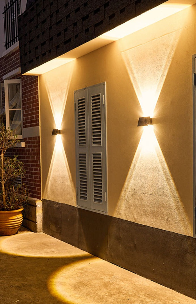Lisslune | SolarRay – Sleek Solar Wall Lamp for Stylish Exteriors