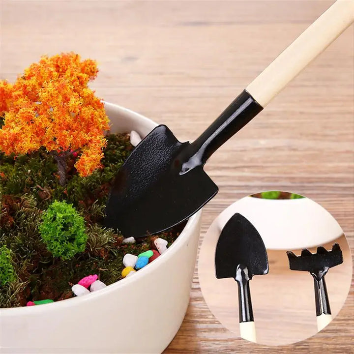 Lisslune | 3-piece garden tool set with wooden handles – Handy shovel, rake, and hoe for garden maintenance
