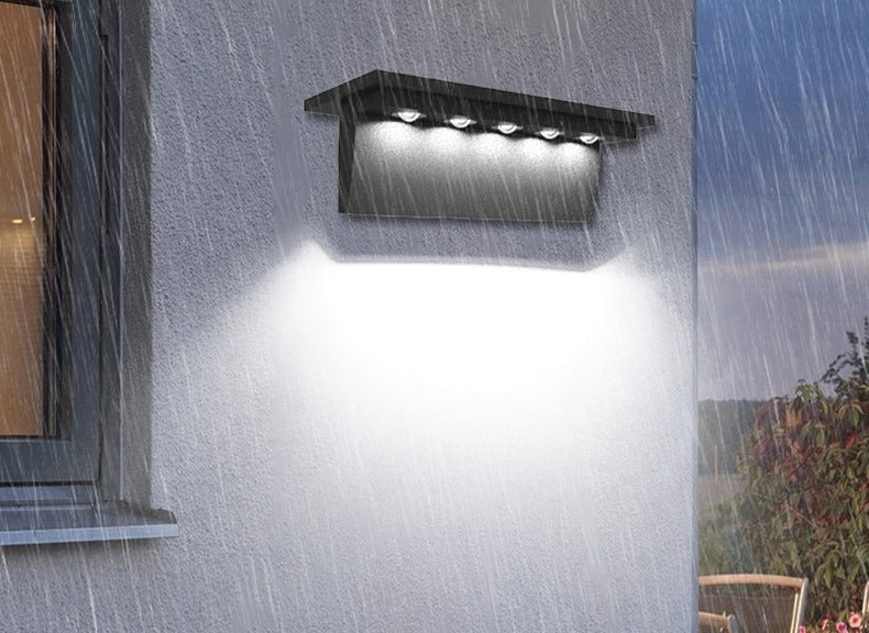 Lisslune | SmartGlow – Weather-Resistant Outdoor Light