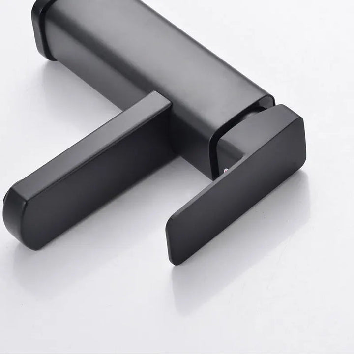 Lisslune | AquaLuxe Modern Single-Lever Basin Mixer – Stylish and Elegant Design
