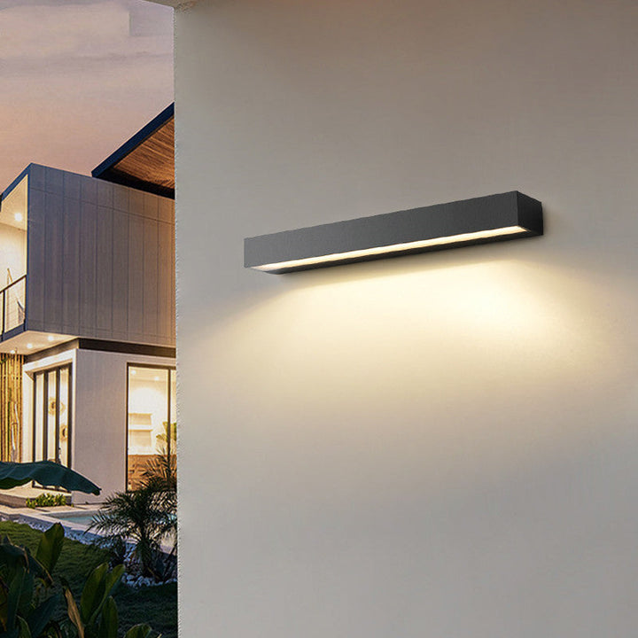 Lisslune | GardenLux – Elegant Wall Lamp for Garden with Luxurious Glow