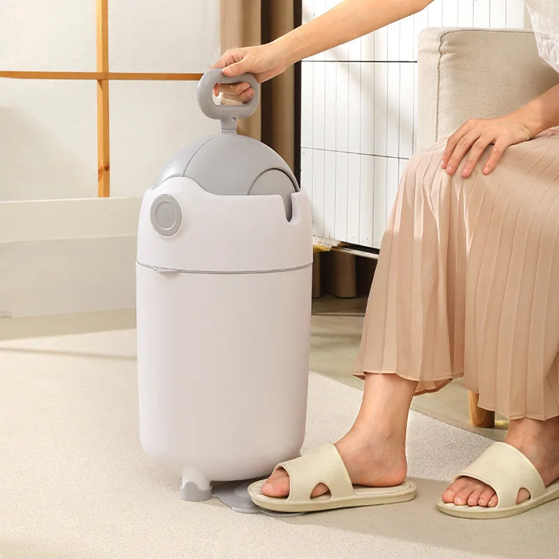 Lisslune | Clean Air Large Odor Neutralizing Trash Can