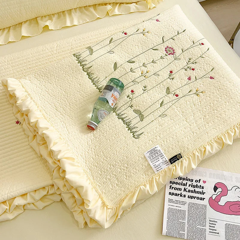 Lisslune | embroidered throw blanket