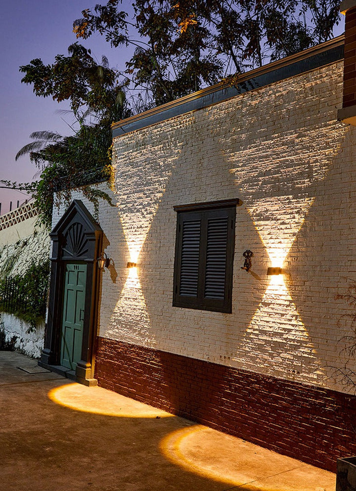 Lisslune | SolarRay – Sleek Solar Wall Lamp for Stylish Exteriors