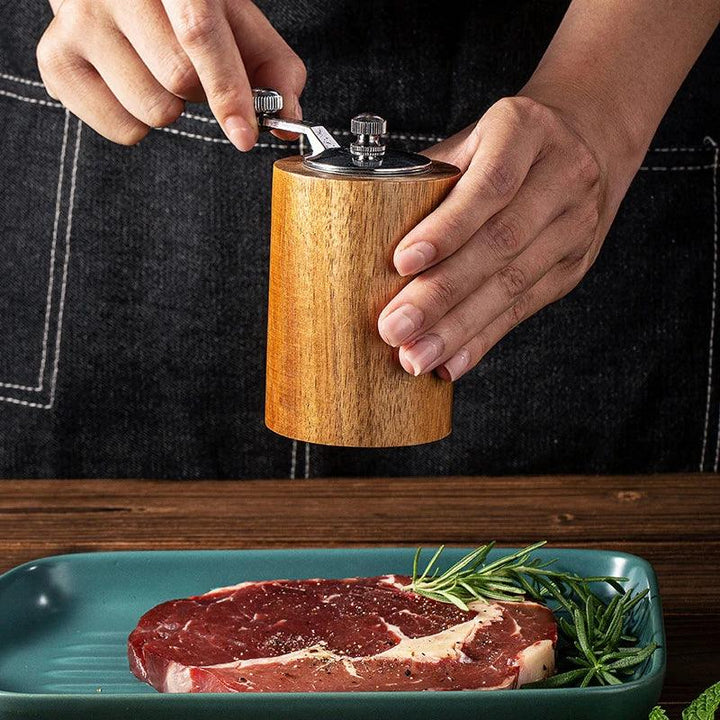 Lisslune | Elegant manual spice mill set made of acacia wood with adjustable grind settings for culinary excellence