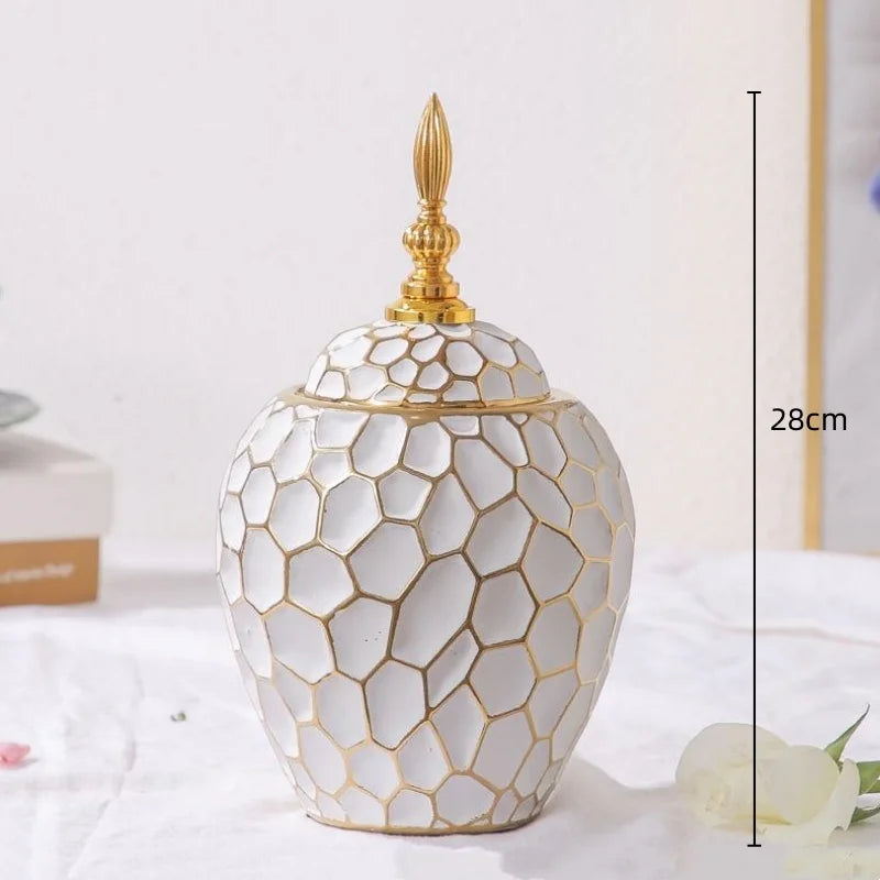 Lisslune | GoldenPattern | Ceramic Vase with Luxurious Gold Accents – Modern Decorative Home Piece