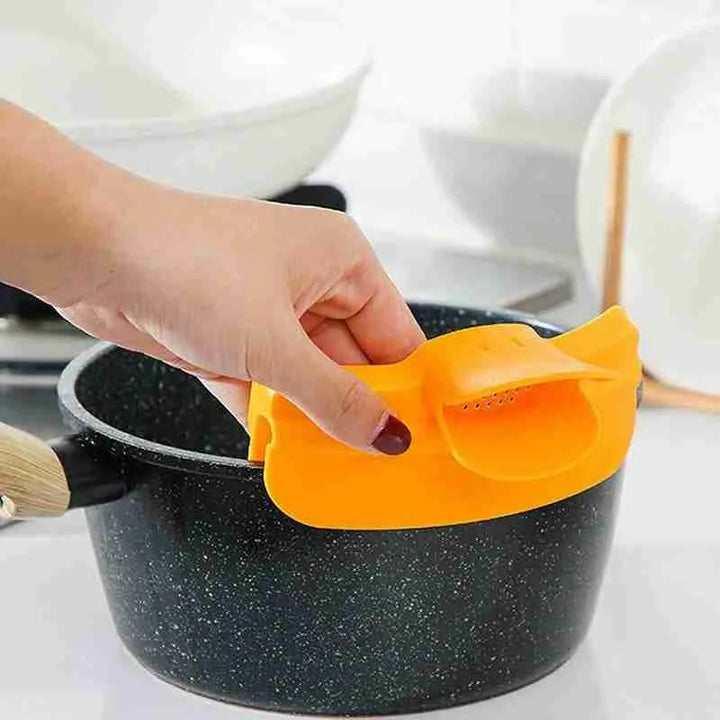 Lisslune | Easy Clean Silicone Soup Pouring Nozzle