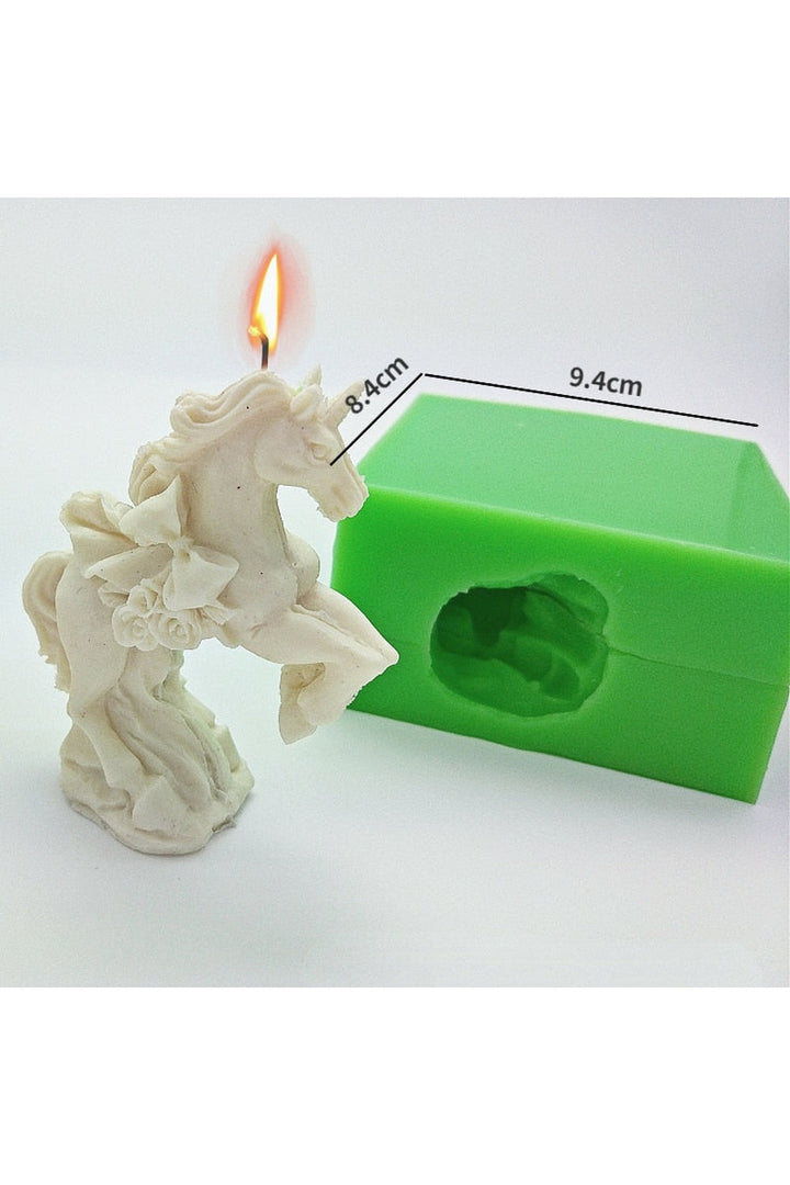 Lisslune | War Horse Head Candle Shape