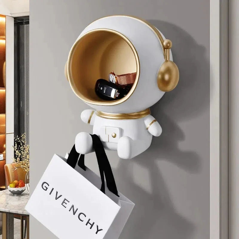 Lisslune | GalacticHolder - functional astronaut-inspired key holder