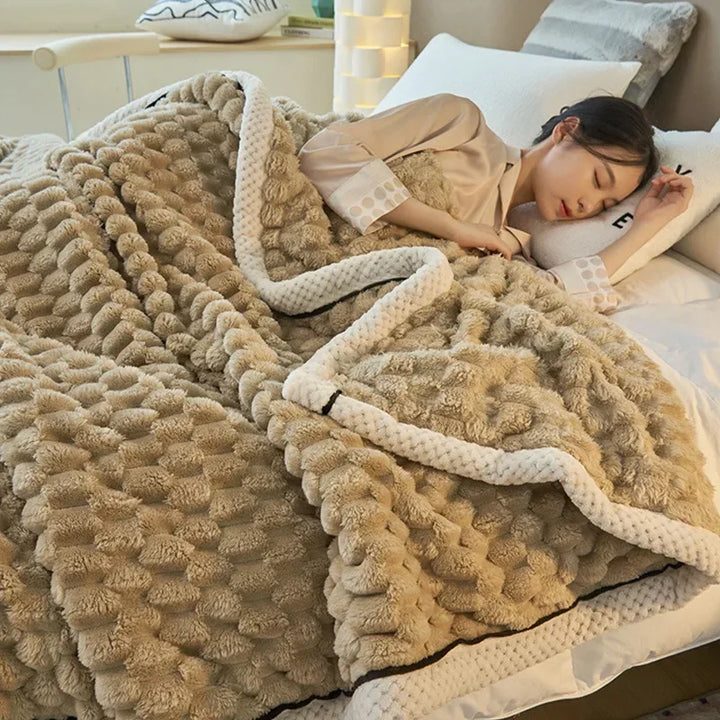 Lisslune | Plush pebble-structured blanket