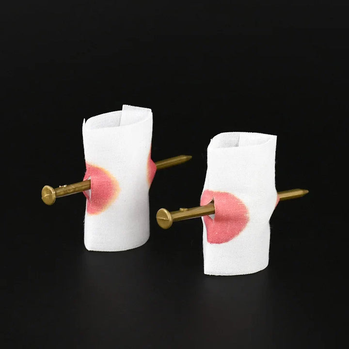 Rynx | 5-piece Bloody Nail Through Finger Joke Prank Novelty Toy Halloween Party Decoration Accessory Creepy Tricks Props Children's Birthday Gift