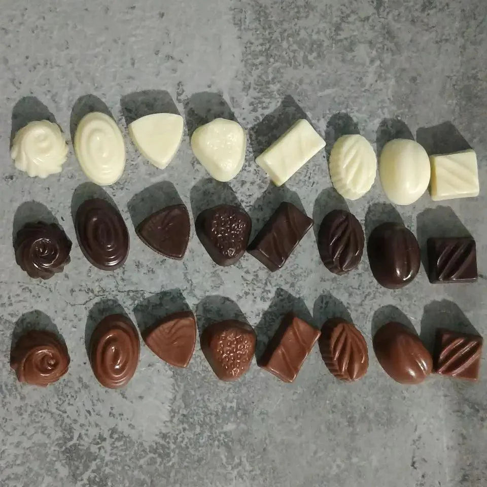 Lisslune | Miniature Synthetic Chocolate Candy Collection for Dollhouse Decoration - 24 Piece DIY Cake Accessories