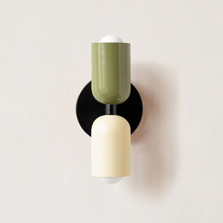 Lisslune | Lively, minimalist wall lamp with two light bulbs