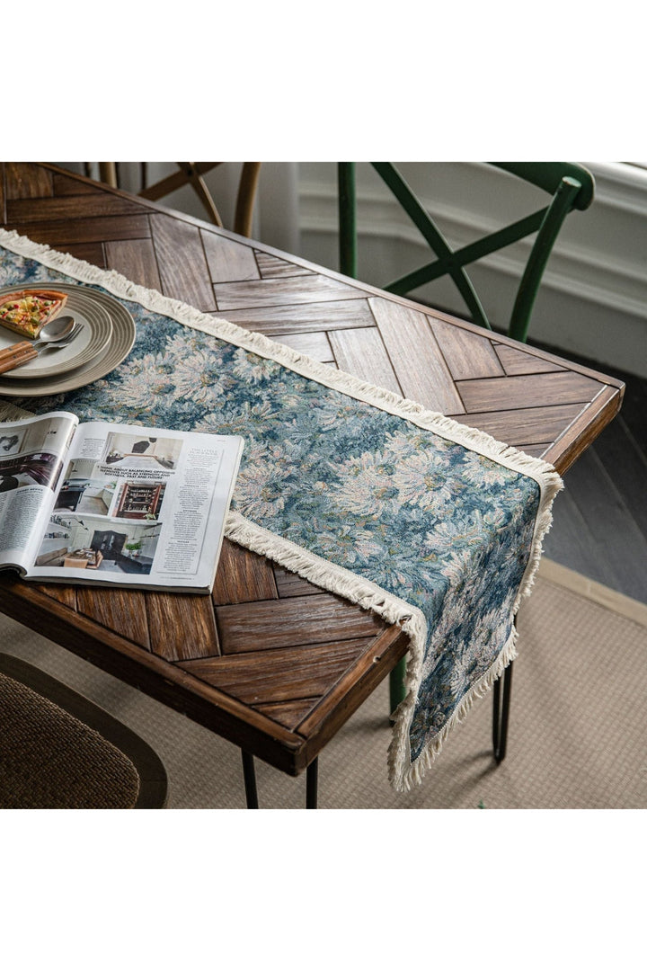 Lisslune | Table Runner - Light Academia