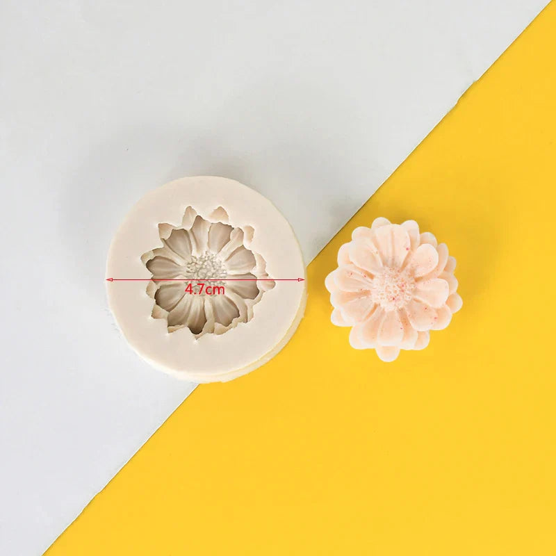 Rynx 3D Mini Daisy Silicone Mold Fondant Cake Decoration Tool Wedding Birthday Party Chocolate Candy Decor Pastry Baking Mold