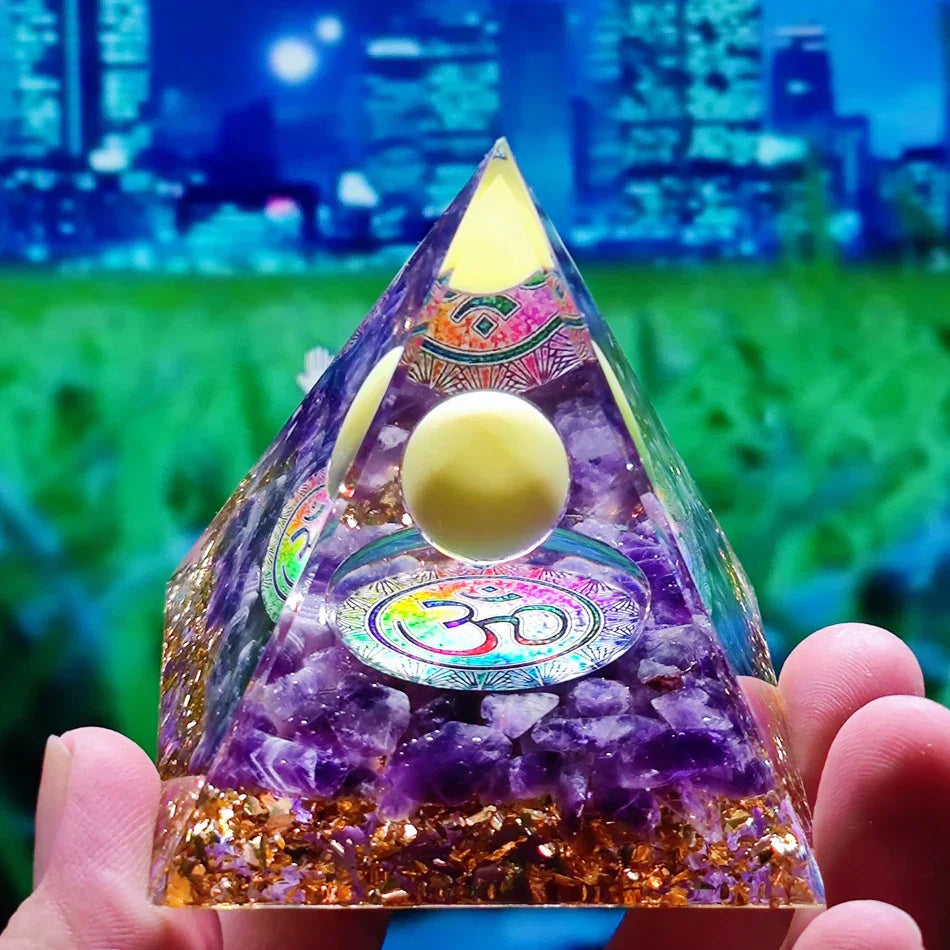 Lisslune | Orgonite Pyramid with Amethyst Pendulum – Energy, Protection and Decoration