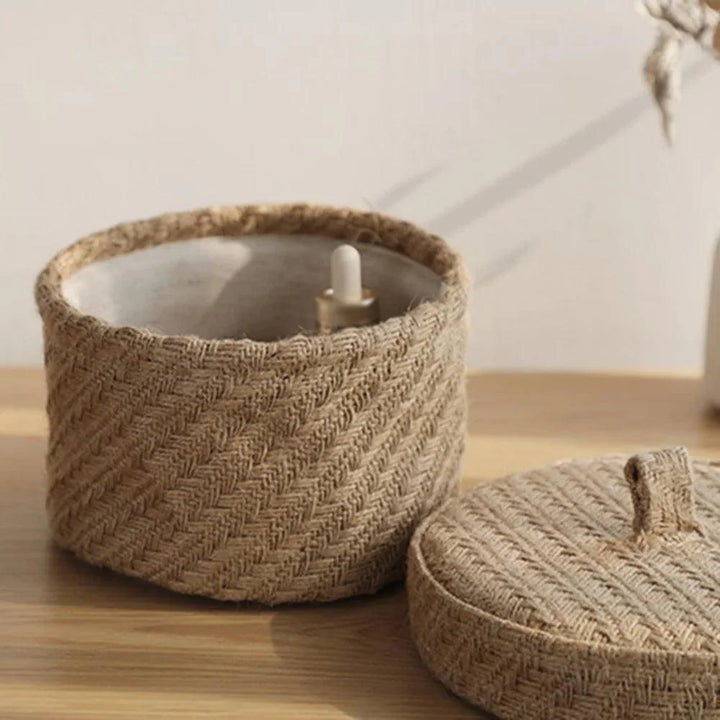 Lisslune | Stylish round jute basket with lid - Contemporary organizational solution