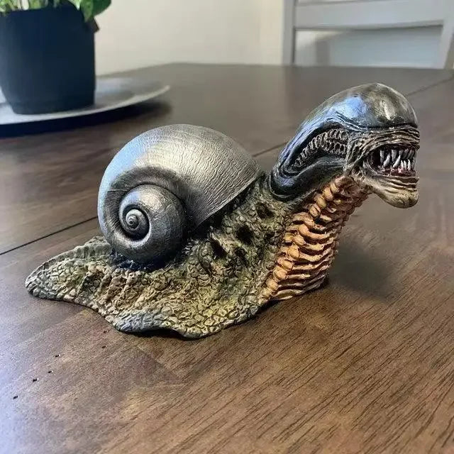Lisslune | Variation Snail Statue, Resin Evil Snail Sculpture Alien Lover's New Favorite Home Office Decoration Garden Outdoor Decoration