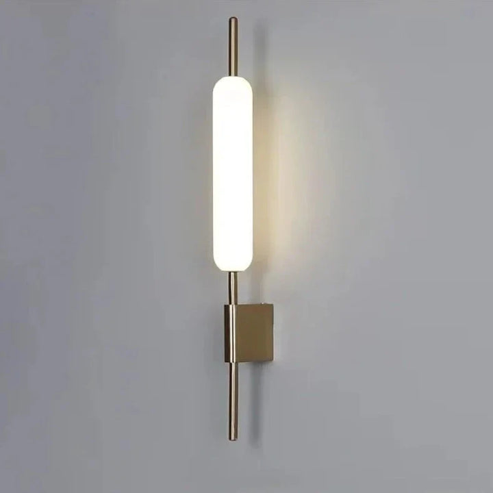 Lisslune | AuraGold – Elegant Gold Wall Lamp for LED Illumination