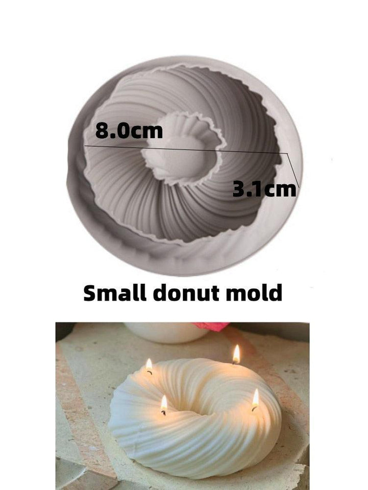 Lisslune | Versatile round silicone mold for DIY candles and treats