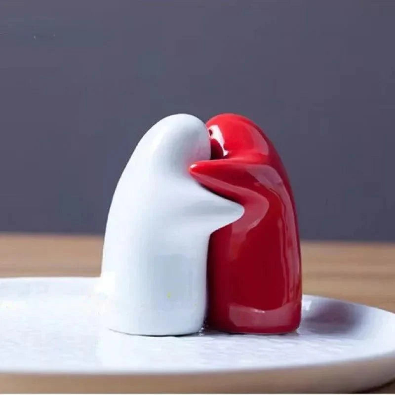 Lisslune | Playful Ceramic Ghost Mini Salt and Pepper Shakers - Perfect Nordic Wedding Gift
