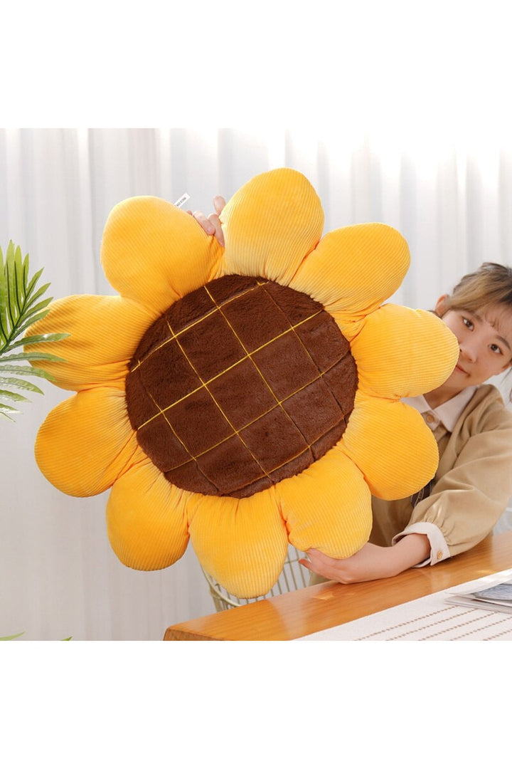 Lisslune | Cozy sunflower plush nap pillow