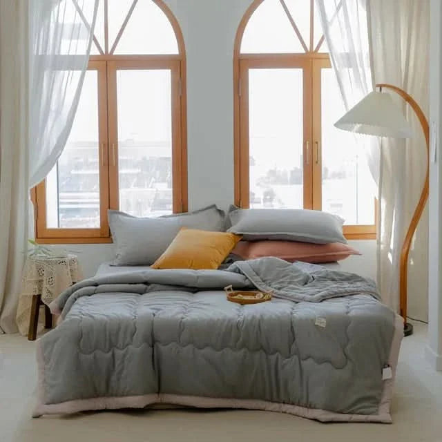 Lisslune | ComfyLux - Premium Lightweight Blanket