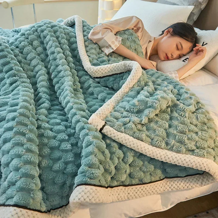 Lisslune | Plush pebble-structured blanket