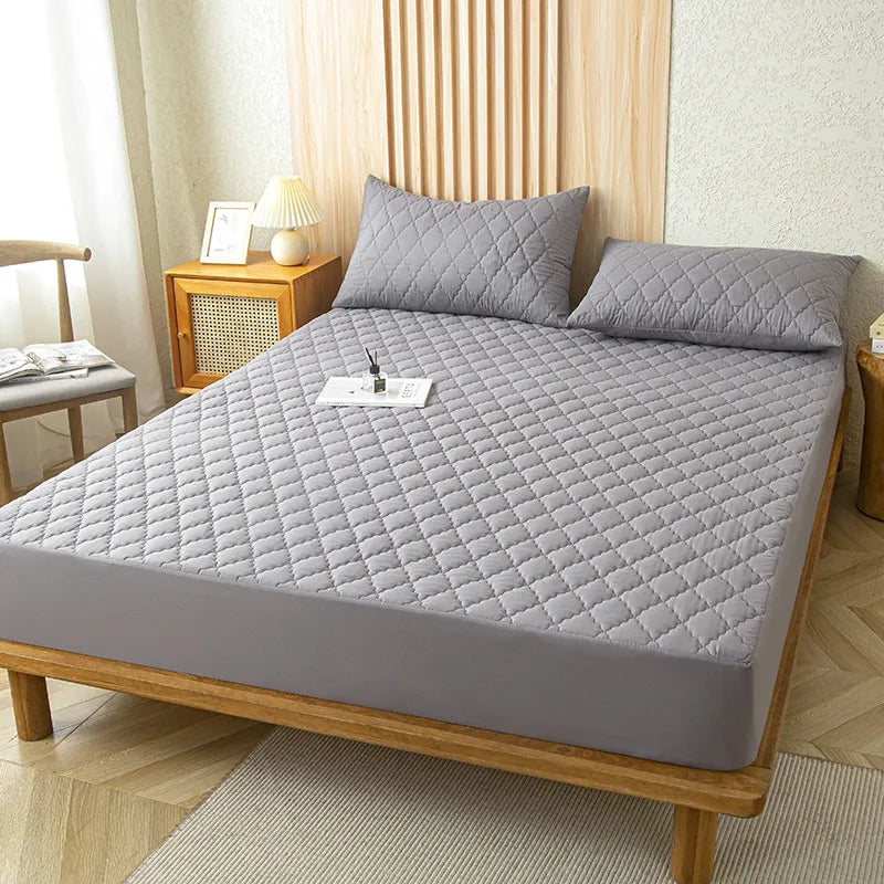 Lisslune | AquaGuard | Waterproof Mattress Protector | Breathable and Anti-Allergen
