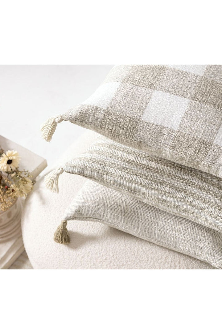 Lisslune | White Tassel Cushion Cover