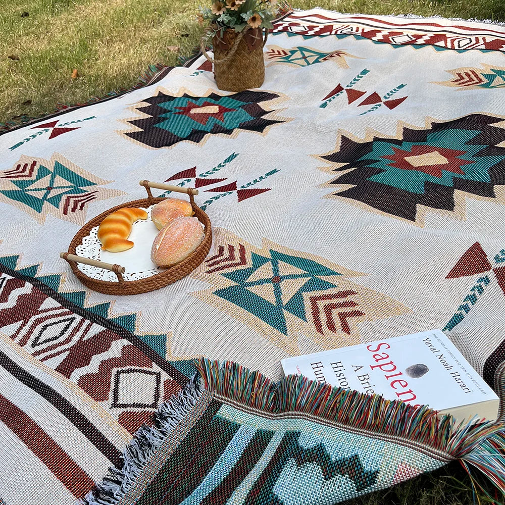 Lisslune | Geometric Woven Blanket