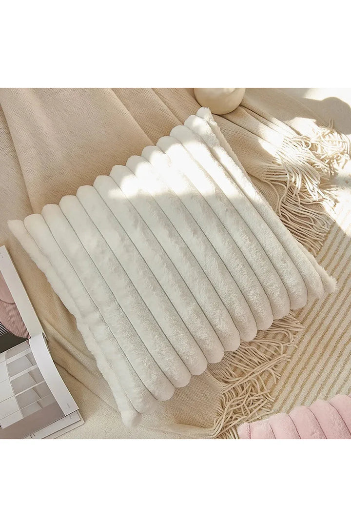 Lisslune | White plush pillow cover