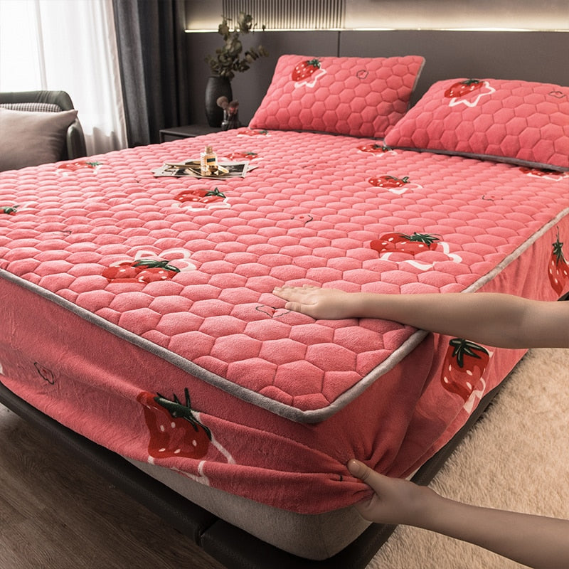 Lisslune | Elegant Velvet Thick Mattress Cover