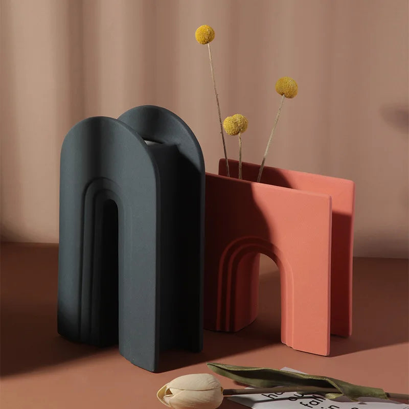 Lisslune | GeoSculpt Handcrafted Ceramic Vase – Modern Geometric Design