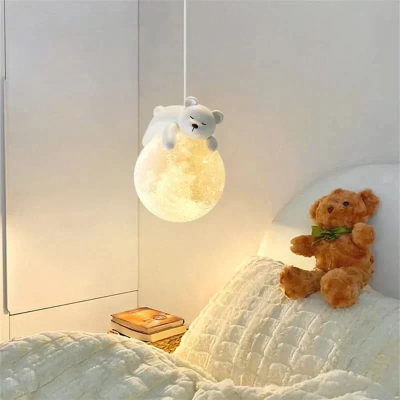 Lisslune | WINTHARA – Enchanting ceiling light with bear on the moon