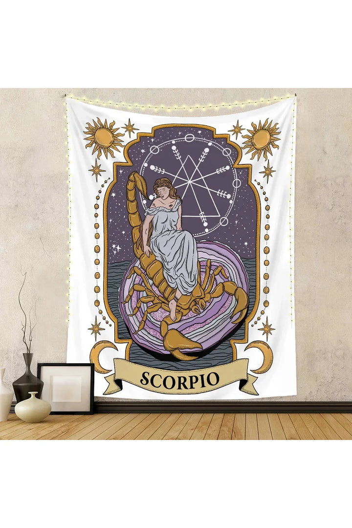 Lisslune | Tapestry Collection