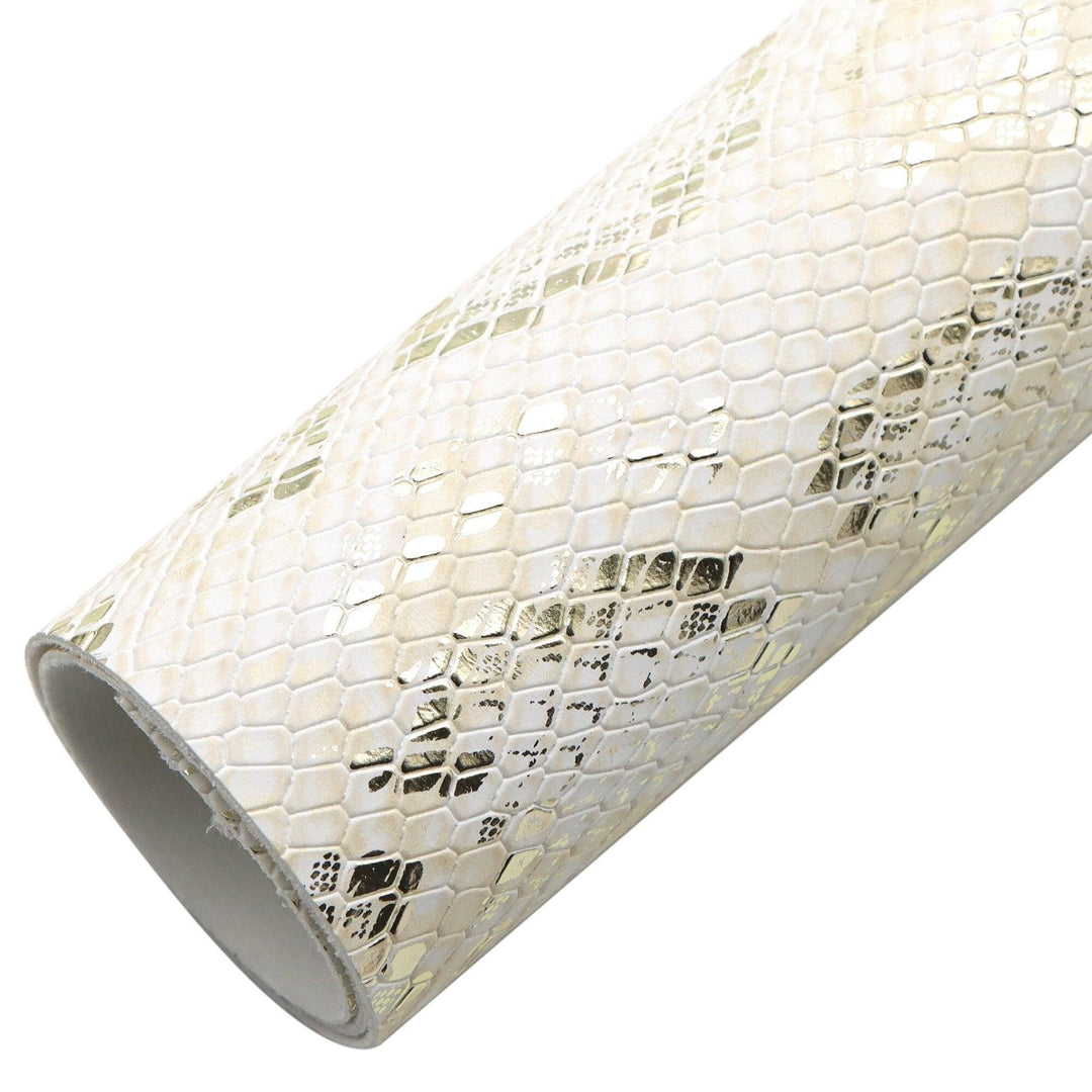 Lisslune | Elegant Pearl Stripe Synthetic Leather Plate: Enhance Your Creative Efforts
