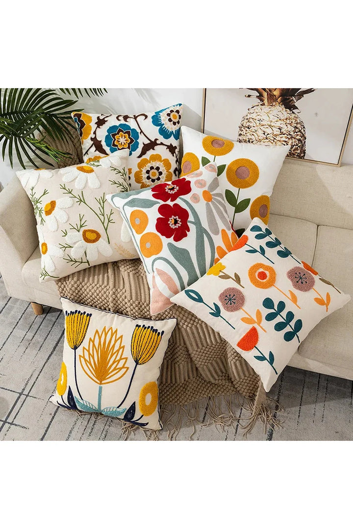 Lisslune | embroidered cushion cover