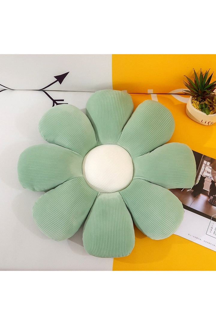 Lisslune | Daisy Pillow Design
