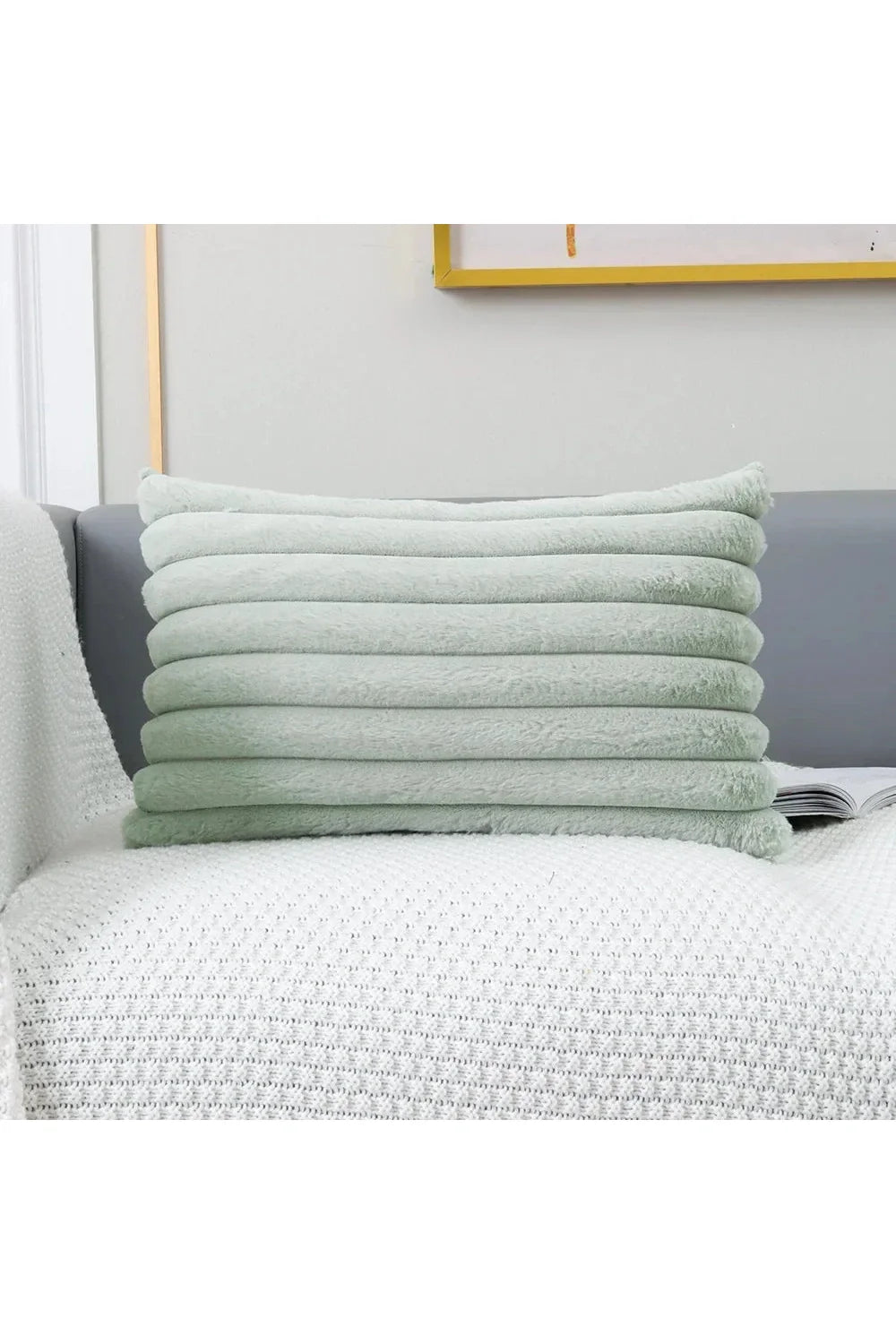 Lisslune | White plush pillow cover