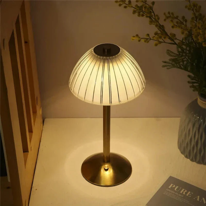 Lisslune | Wireless three-color LED table lamp with dimming function