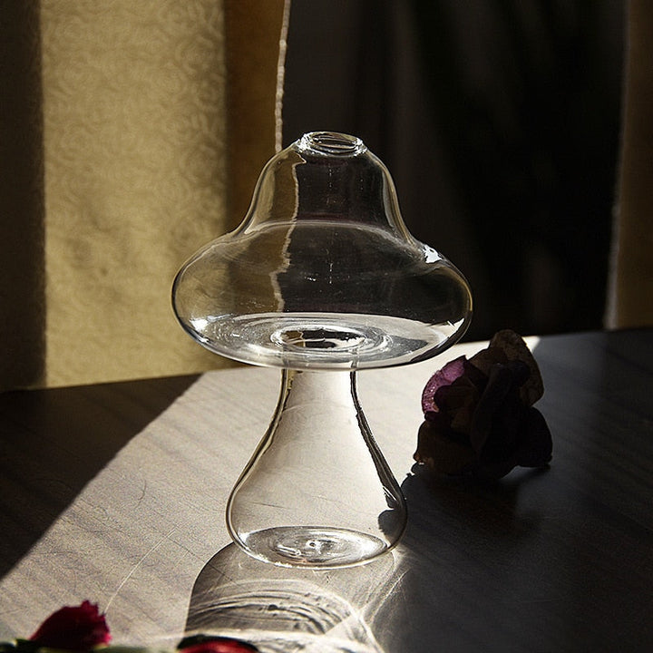 Lisslune | Mushroom Inspired Elegant Glass Vase