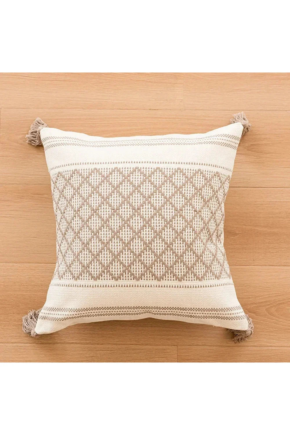 Lisslune | Tufted Beige Cushion Cover