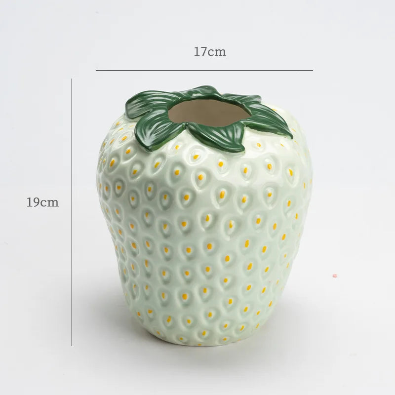Lisslune | Ugly Strawberry Vase