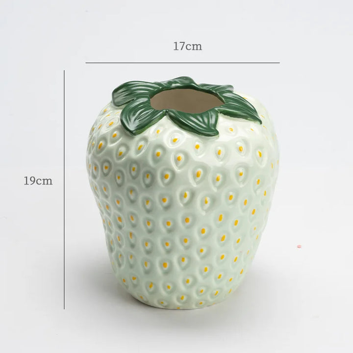 Lisslune | Ugly Strawberry Vase