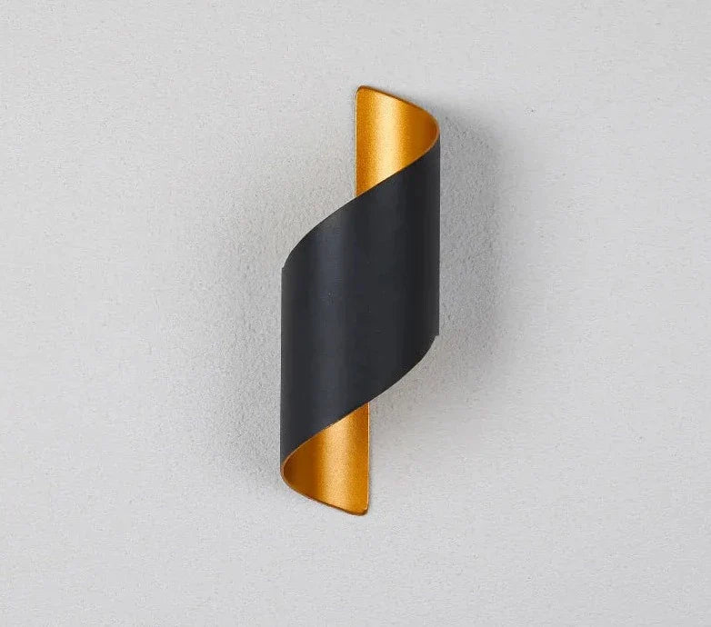 Lisslune | IronEdge – Modern Wall Light Crafted from Iron and Acrylic