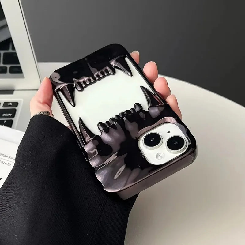 Lisslune | 3D Canine Tooth Hollow Wärmeableitende Handyhülle für iPhone 16 15 14 13 12 11 Pro Max Stoßfest elektroplattierte weiche Luxusabdeckung