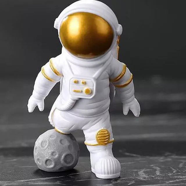 Lisslune | Resin Astronaut Figure Statue Space Traveler Sculpture Educational Toy Desk Decoration Astronaut Model For Children Gift